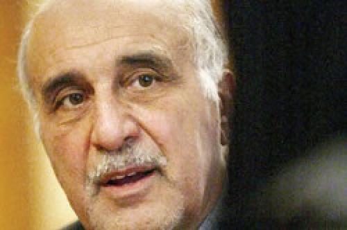 چرا برخی بزرگان برای درمان به خارج کشور می‌روند؟ 