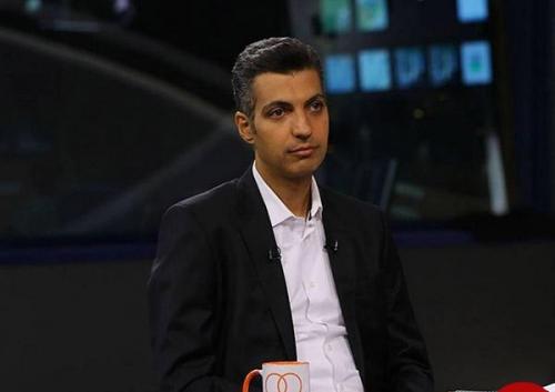 عادل فردوسی پور قهر کرد