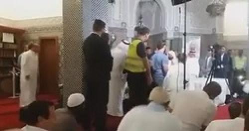 فیلم/ وقتی امام جماعت مسجدالحرام فرار را بر قرار ترجیح می دهد!