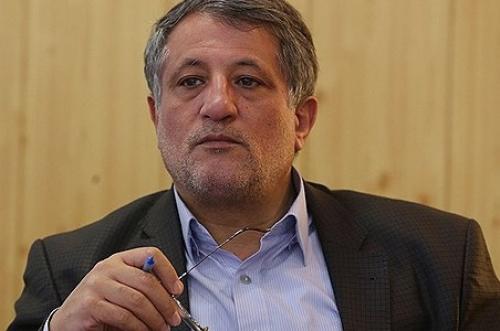 استفاده محسن هاشمی از آی پد با برچسب اموال 